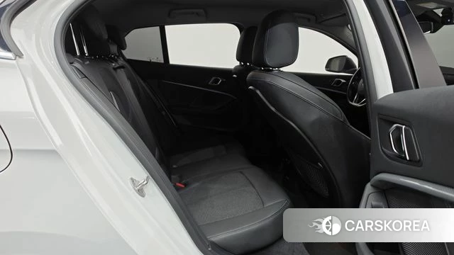 BMW 1 Series (F40) 2022 Белый из Кореи, фото 2