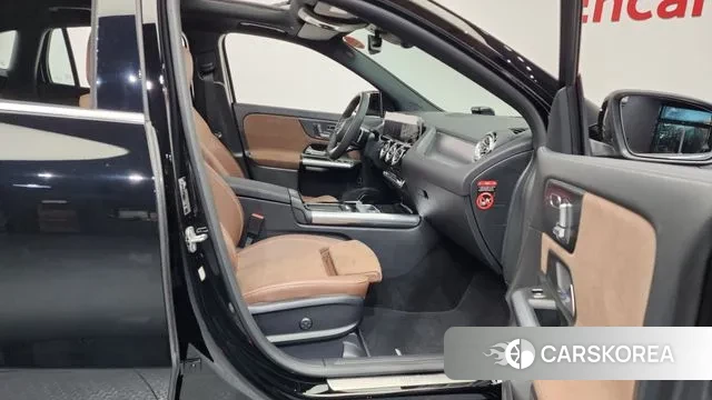 Mercedes-Benz GLA - Class H247 2025 Черный из Кореи, фото 2