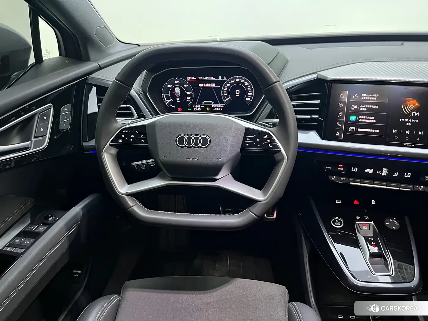Audi Q4 e-tron 2023 Silver/gray из Китая, фото 2