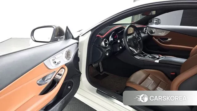 Mercedes-Benz C-Class W205 2018 Белый из Кореи, фото 2