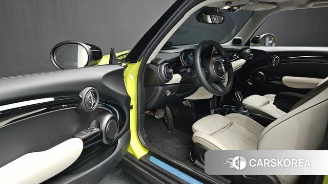 Mini Cooper S 2023 Желтый из Кореи, фото 2