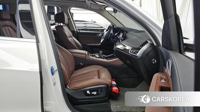 BMW X5 (G05) 2021 Белый из Кореи, фото 2