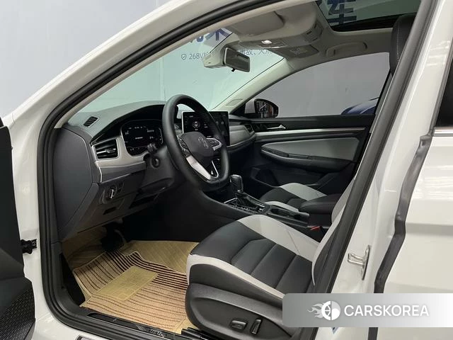 Volkswagen Bora 2024 Белый из Китая, фото 2