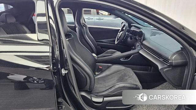 Hyundai The New Avante (CN7) 2023 Черный из Кореи, фото 2