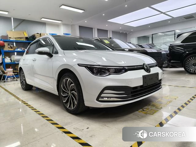 Volkswagen Golf 2023 Белый из Китая, фото 2