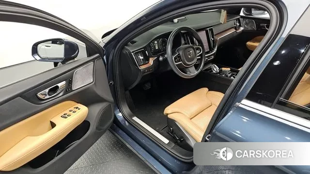 Volvo S60 3rd generation 2021 Синий из Кореи, фото 2