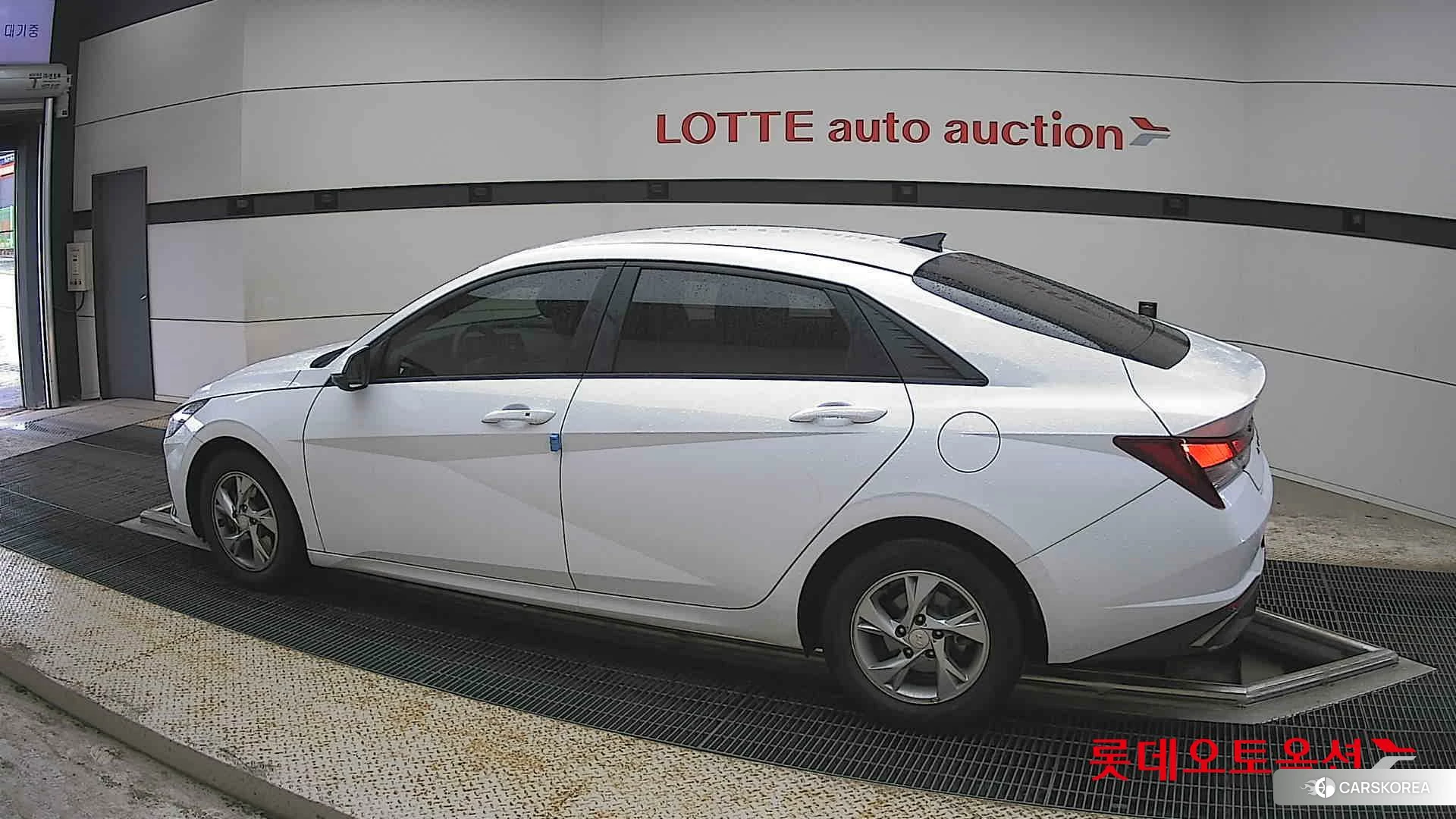 Hyundai Avante 2021 Polar White из Кореи, фото 2