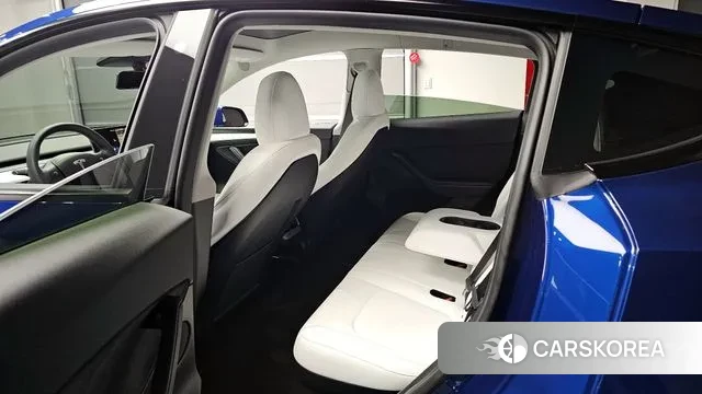 Tesla Model Y 2023 Синий из Кореи, фото 2