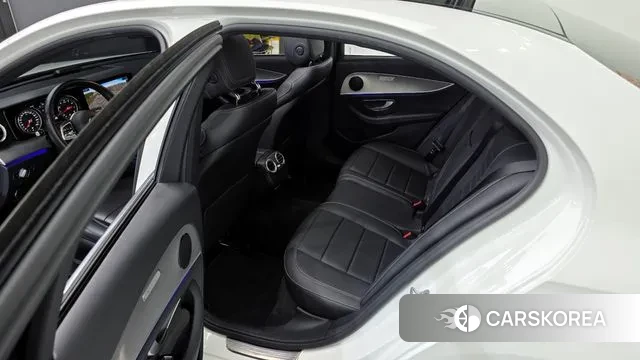 Mercedes-Benz E-Class W213 2018 Белый из Кореи, фото 2