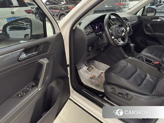 Volkswagen Tiguan L 2022 Белый из Китая, фото 2