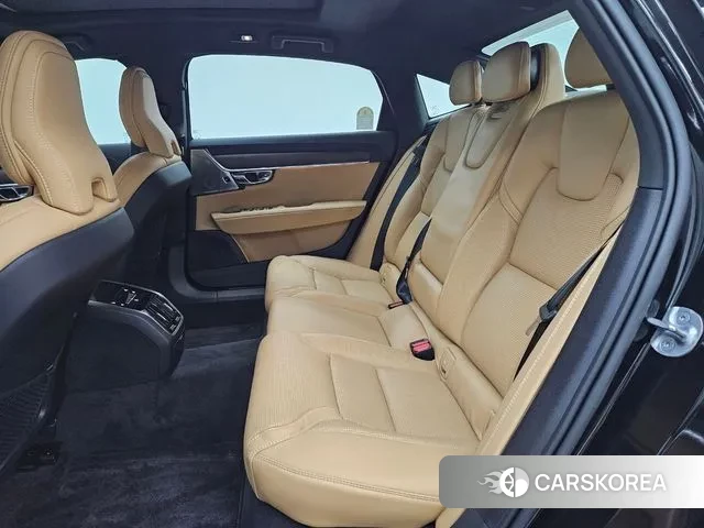Volvo S90 2024 Черный из Кореи, фото 2