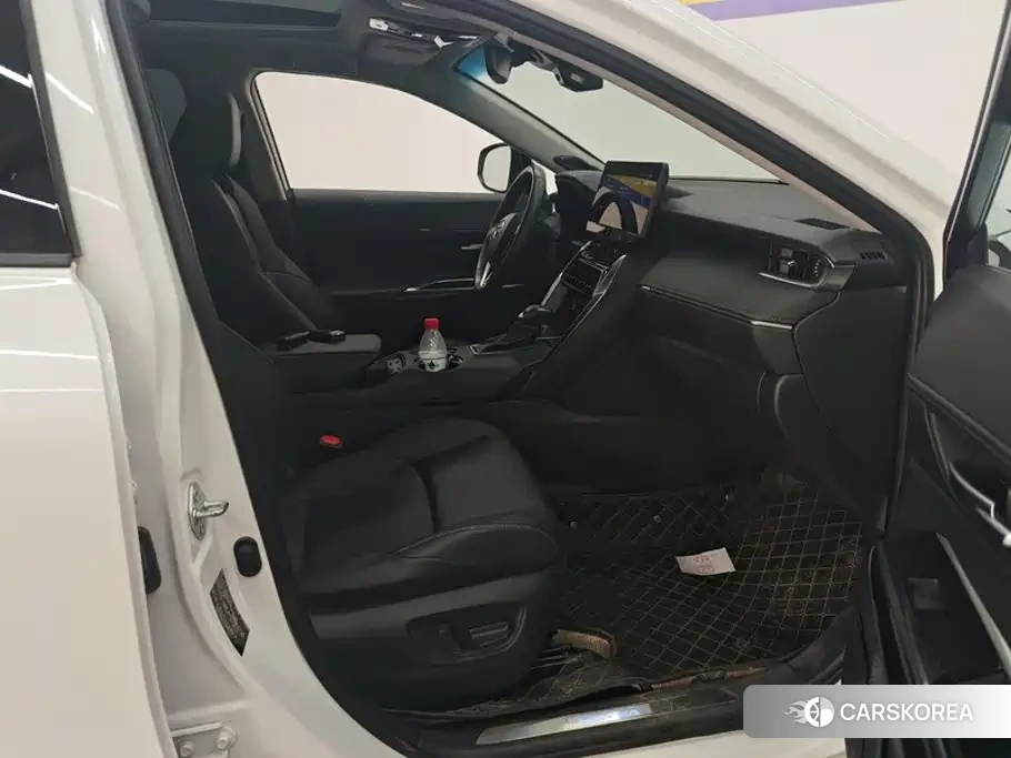 Toyota Venza 2023 Белый из Китая, фото 2