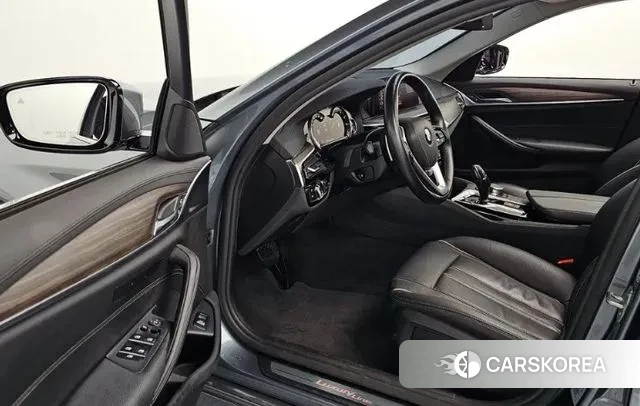 BMW 5 Series (G30) 2019 Серый из Кореи, фото 2