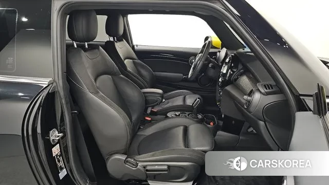 Mini Cooper Electric 2022 Черный из Кореи, фото 2