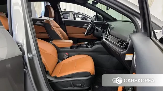 Kia Sportage 5th Generation Hybrid 2023 Серебряный из Кореи, фото 2