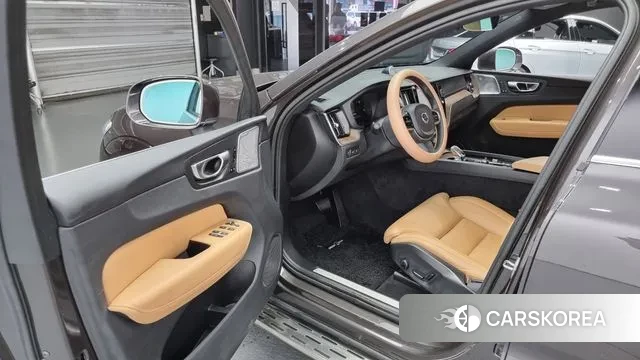 Volvo XC60 second Generation 2022 Серый из Кореи, фото 2