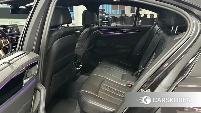 BMW 5 Series (G30) 2023 Серый из Кореи, фото 2