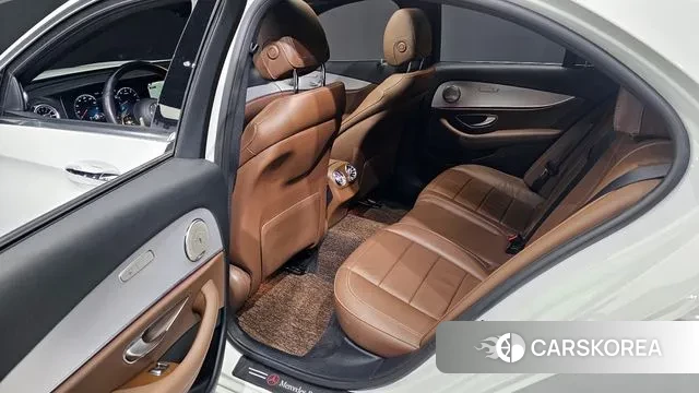 Mercedes-Benz E-Class W213 2021 Белый из Кореи, фото 2