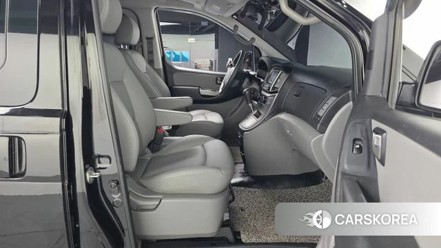 Hyundai The New Grand Starex 2019 Черный из Кореи, фото 2