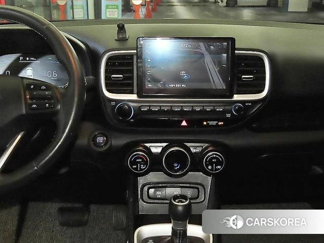 Hyundai Venue 2023 Белый из Кореи, фото 2