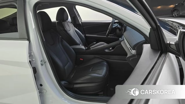 Hyundai The New Avante (CN7) 2023 Белый из Кореи, фото 2