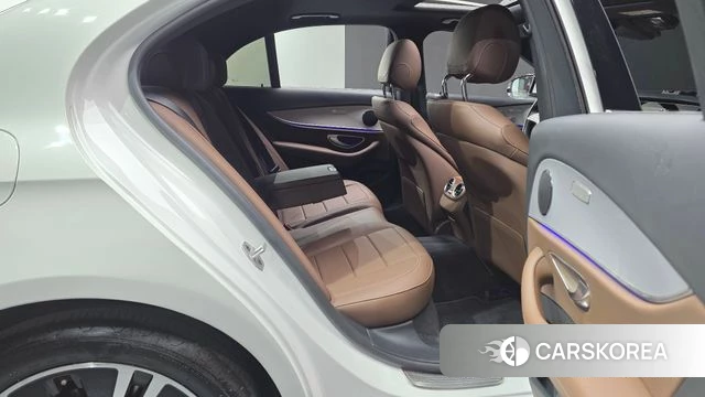 Mercedes-Benz E-Class W213 2021 Белый из Кореи, фото 2