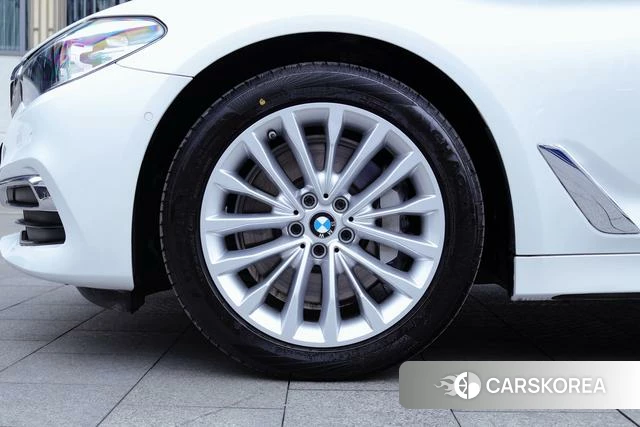 BMW 5 series 2019 Белый из Китая, фото 2