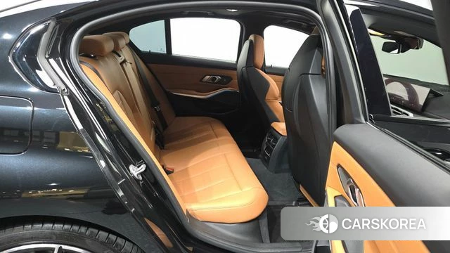 BMW 3 Series (G20) 2023 Черный из Кореи, фото 2