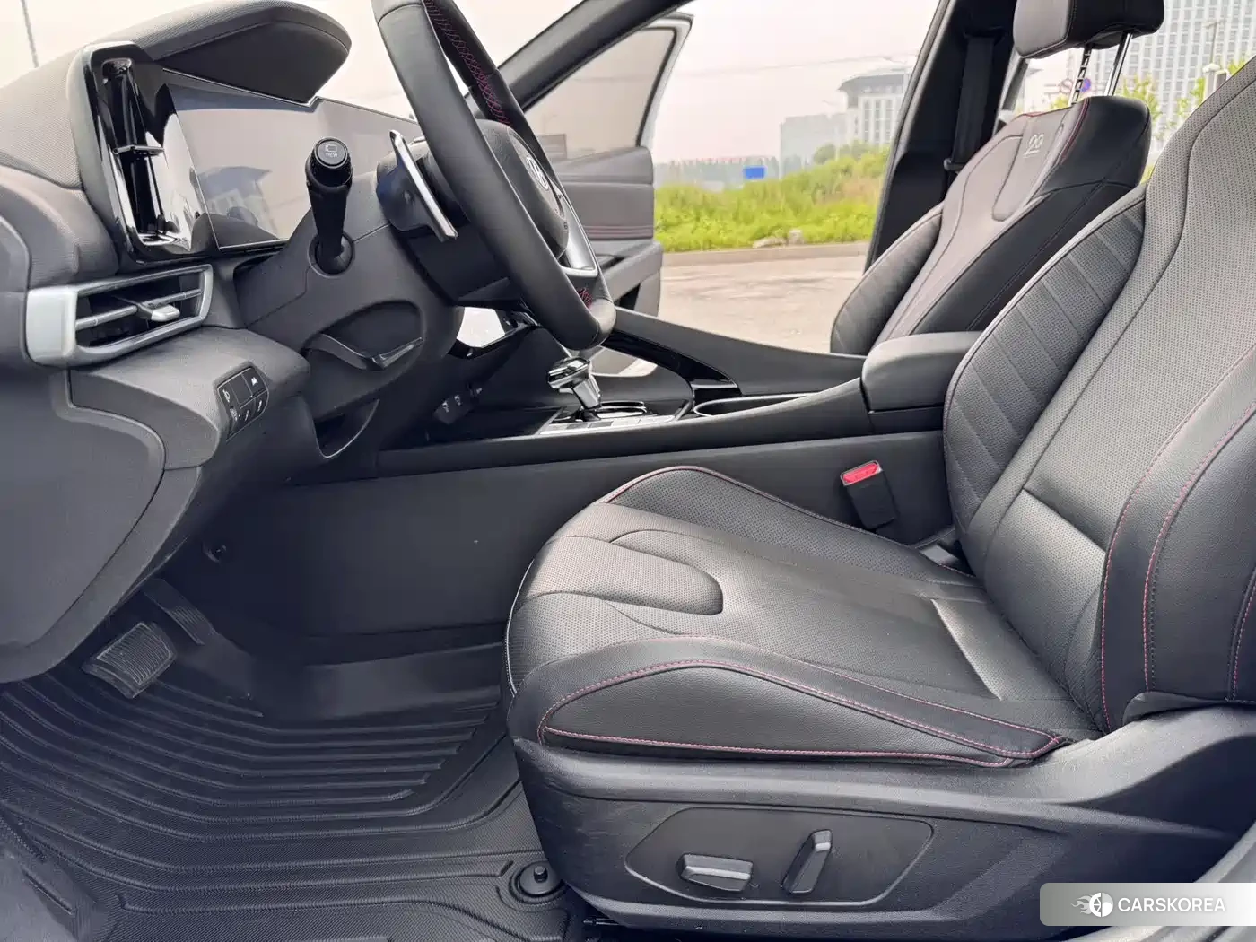 Hyundai Elantra 2023 Белый из Китая, фото 3