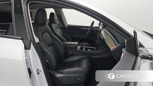 Tesla Model Y 2024 Белый из Кореи, фото 2