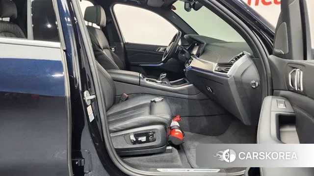 BMW X5 (G05) 2023 Черный из Кореи, фото 2