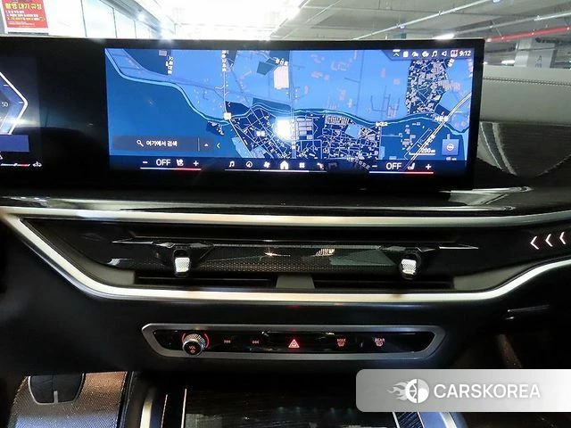 BMW X6 (G06) 2024 Светло-серебряный цвет из Кореи, фото 2