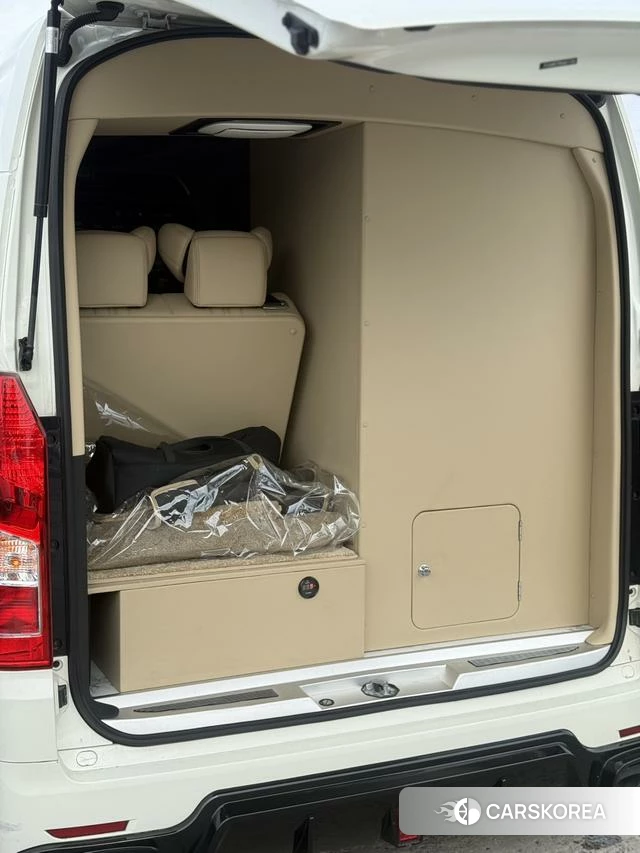 Toyota Hiace 2023 Белый из Китая, фото 2