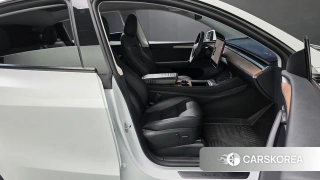Tesla Model Y 2023 Белый из Кореи, фото 2