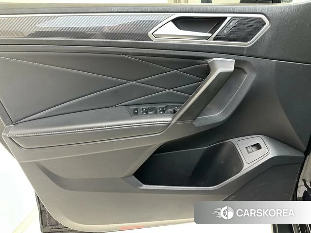 Volkswagen Tiguan L 2022 Черный из Китая, фото 2