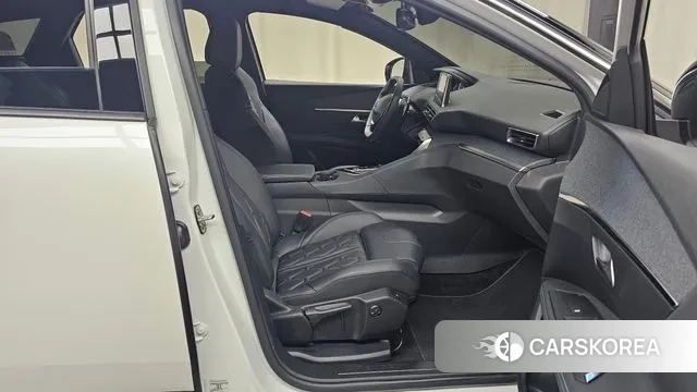 Peugeot 3008 second generation 2024 Белый из Кореи, фото 2