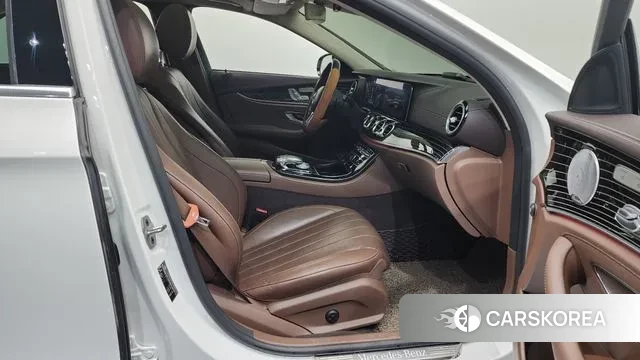 Mercedes-Benz E-Class W213 2020 Белый из Кореи, фото 2