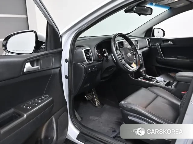 Kia Sportage The Bold 2021 Серебряный из Кореи, фото 2