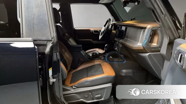 Ford Bronco 6th Generation 2023 Черный из Кореи, фото 2