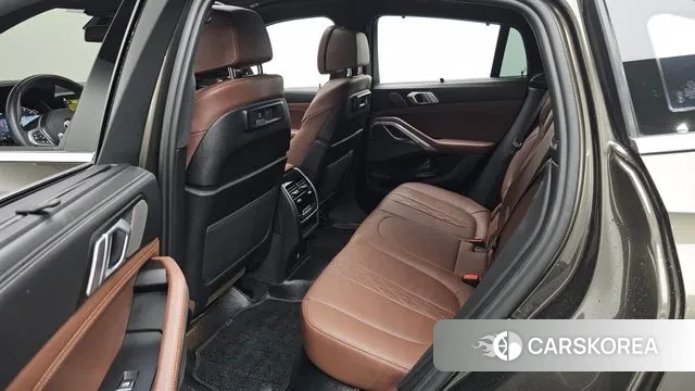 BMW X6 (G06) 2023 Золотой из Кореи, фото 2