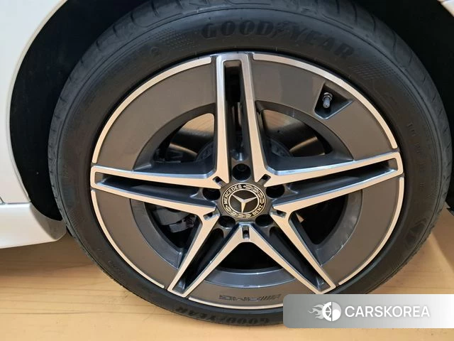 Mercedes-Benz C-Class W206 2025 Белый из Кореи, фото 2