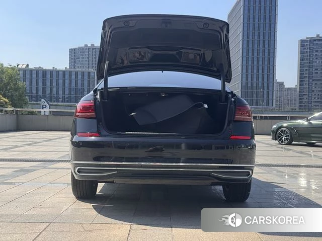 Volkswagen Passat PHEV 2023 Черный из Китая, фото 2
