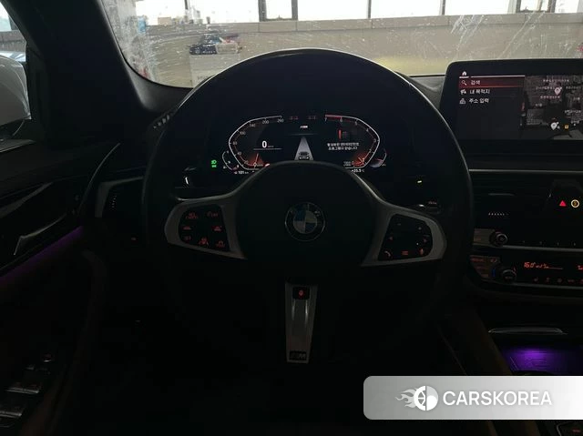 BMW 5 Series (G30) 2021 Белый из Кореи, фото 2
