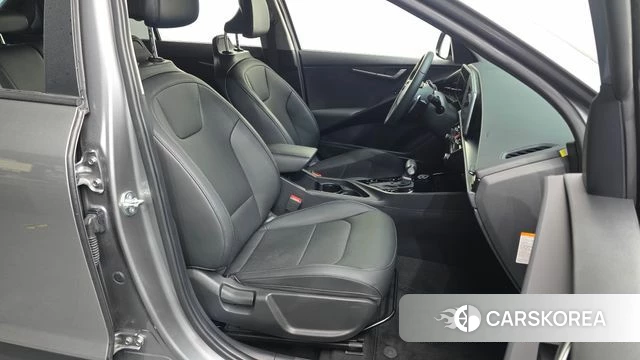 Kia Di Ol Nu Niro 2023 Серебристо-серый из Кореи, фото 2