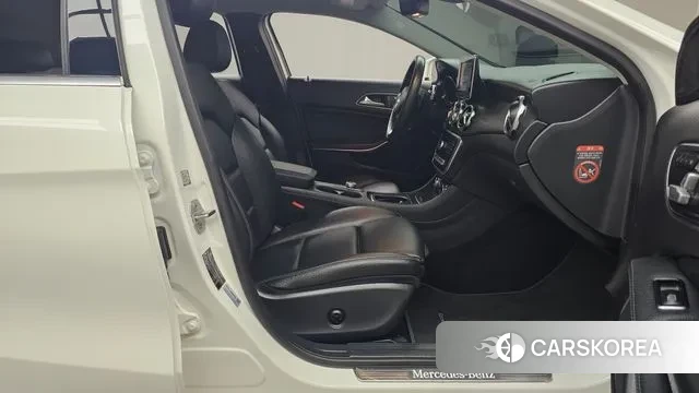 Mercedes-Benz GLA-Class X156 2019 Белый из Кореи, фото 2