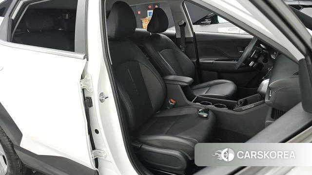 Hyundai Kona (SX2) 2023 Белый из Кореи, фото 2