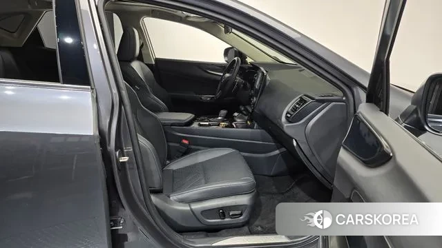 Lexus NX350h Second generation 2024 Серый из Кореи, фото 2