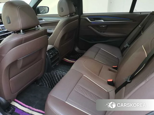 BMW 5 series 2021 Черный из Китая, фото 2