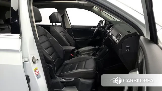 Volkswagen Tiguan Allspace 2020 Белый из Кореи, фото 2