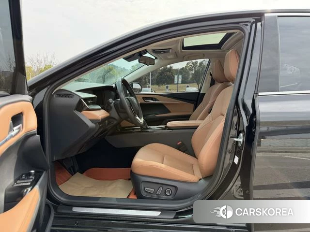 Toyota Camry 2024 Черный из Китая, фото 2
